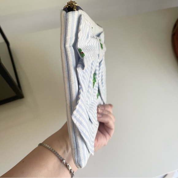 Preppy striped clutch NEW - Picture 3 of 4
